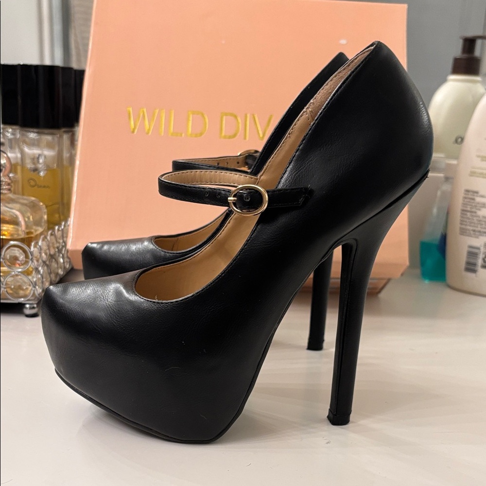 Wild Diva Black Mary Jane Heels